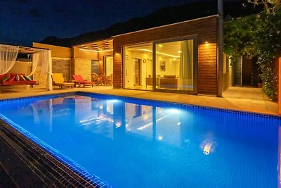 Villa in Kalkan mit Schwimmbecken