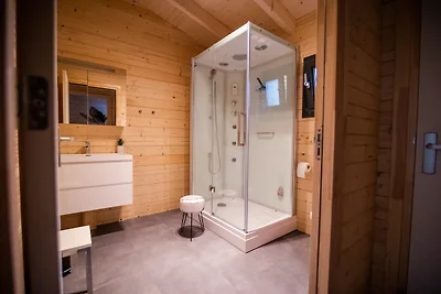 Luxe vrijstaande lodge met stoomcabine.