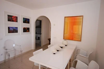 Moderno appartamento con piscina