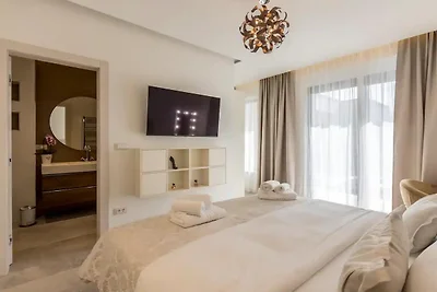 Three Bedroom Villa with Pool