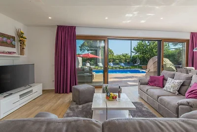 Villa in Poreč mit Schwimmbecken