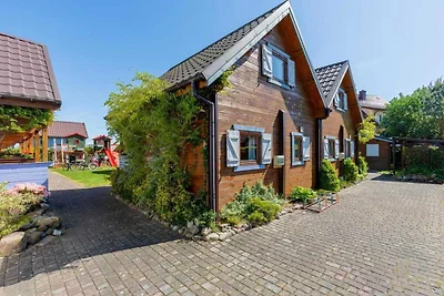 Zweistöckige Ferienhäuser mit Pool