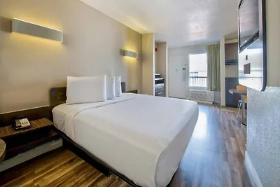 1 King Bed | Mobility Access Tub Suite Nsmk