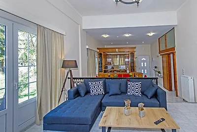 Villa in Platanes mit Pool am Strand