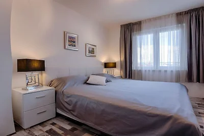 Wohnung in Selce mit Schwimmbecken