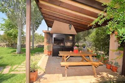 Villa in Muro met zwembad en tuin