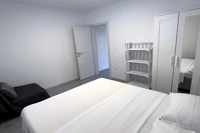 One bedroom apartment with sea view (2)