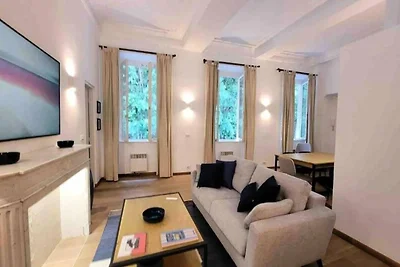 Außergewöhnliche Lage am Hafen von Nizza