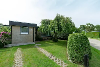 Bungalow in Sint Maartenszee am Sandstrand