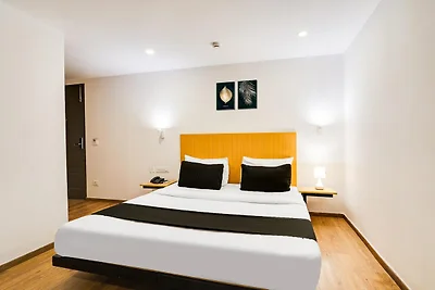 Premium-Aufenthalte im Oak Indranagar