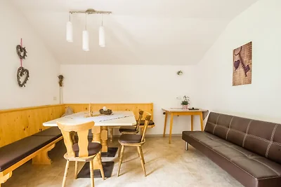 Schöne Wohnung in Hainzenberg neben Wald