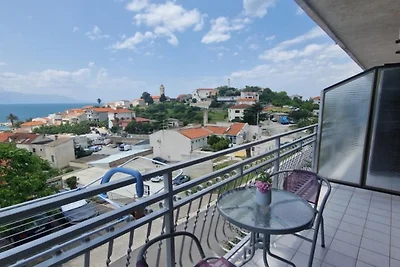 One Bedroom Apartment with Balcony and Sea Vi...