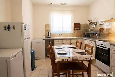 Villa in Vias mit Pool und Garten