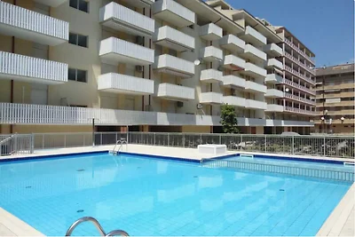 Appartement in Caorle bij Strand en Zwembad