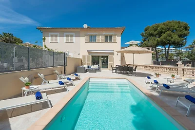 Atemberaubendes Ferienhaus in Playa de Muro