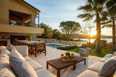 Villa Barotul con piscina