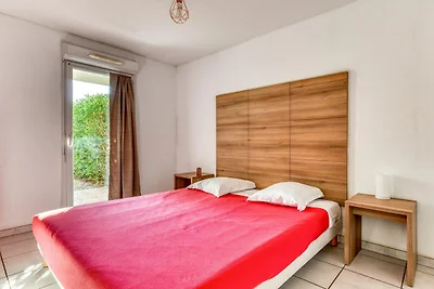 Apartment mit Poolblick am französischen...