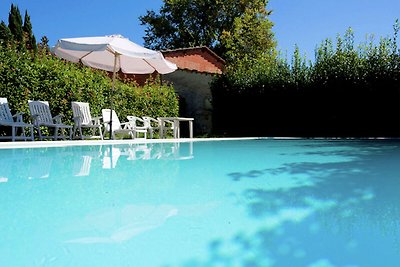 Modern Apartment in Ghizzano with Swimming...
