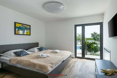 Villa à Juršići avec piscine