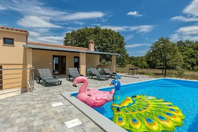 Ferienhaus in Jursici mit Schwimmbecken