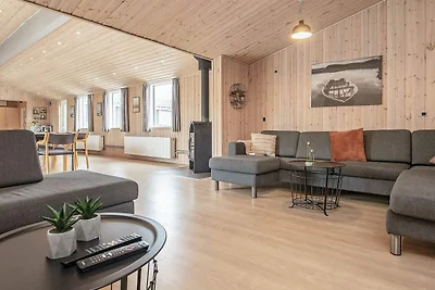 24 Personen Ferienhaus in Øster Assels
