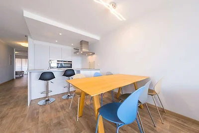 Modernes Apartment mit direktem Meerblick