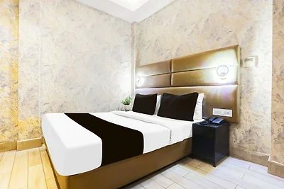 Super Hotel O Vivekanand Marg