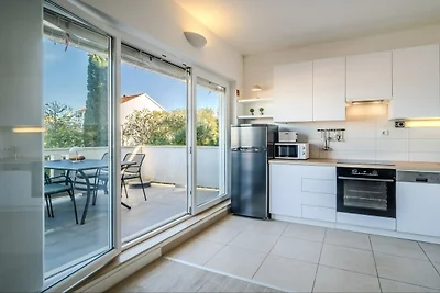 Apartments Tomy - One Bedroom Apartment with ...