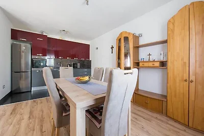 Holiday Home J&D No.3-Six Bedroom House  with...