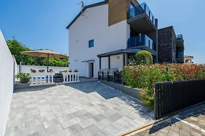 Ferienwohnung in Kukci mit Schwimmbecken