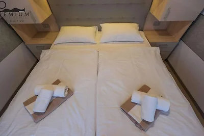 Charming Two-bedroom Mobile Homes Drage - Mob...