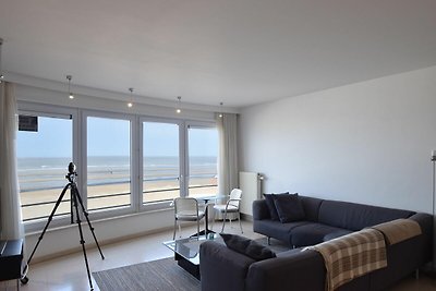Cockpit 0102 apartment overlooking the sea