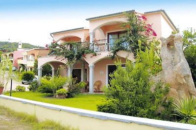 Wohnung in Badesi mit Swimmingpool