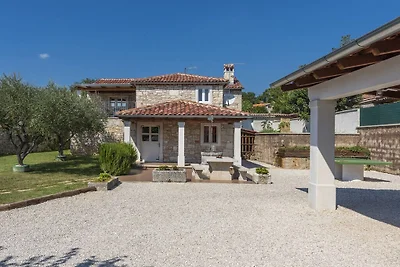Villa in Tinjan met zwembad