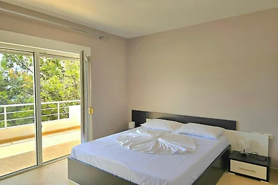 Apartment in Saranda with Stunning Sea Views