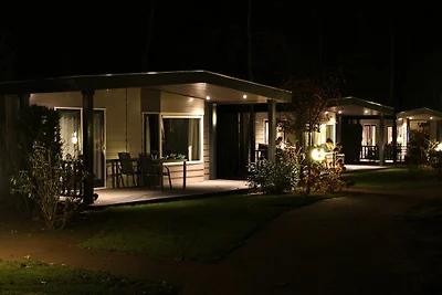Voll möblierte Unterkunft mit Terrasse