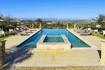 Ferienhaus in Ariany mit Schwimmbad