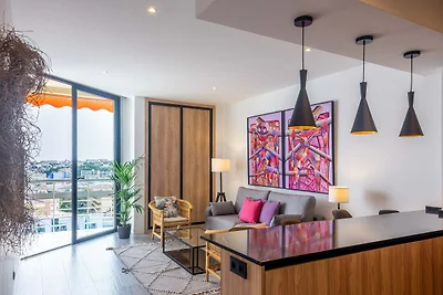 Moderno appartamento con vista mare