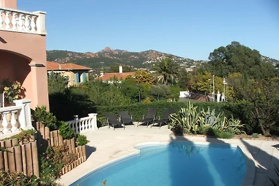Ferienwohnung in Agay mit Schwimmbecken