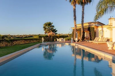 Villa di lusso con palestra, jacuzzi e...