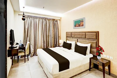 Stadthaus Pitampura West Enclave