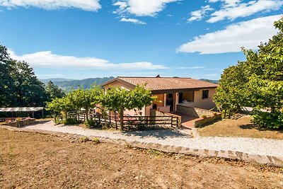 Agriturismo in the Appenines with covered swi...