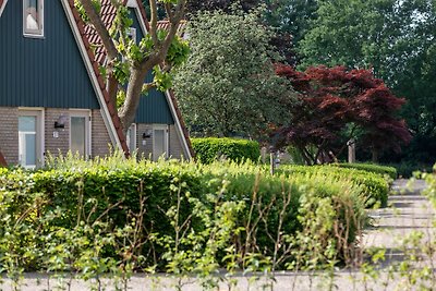 Freistehendes Haus mit Garten