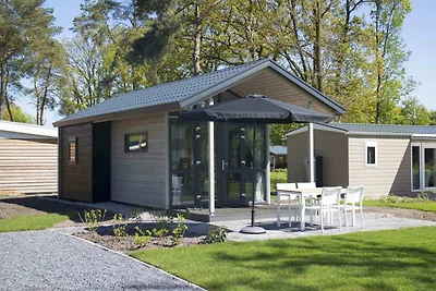 Schönes kleines Haus mit Veranda, 2 km.