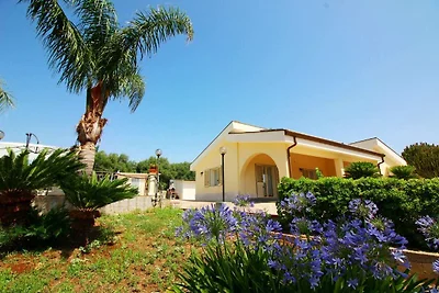 Casa vacanze a Floridia con piscina privata