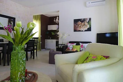 Villa con piscina condominiale a Nopigia