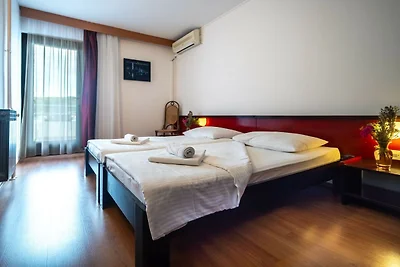 Hotel Issa - Twin Room Park View