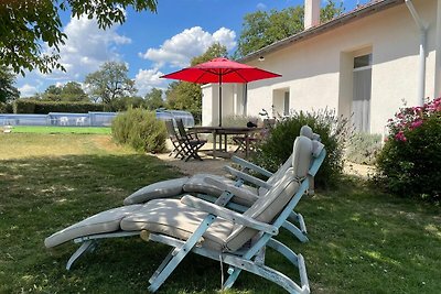 Schönes Ferienhaus mit Schwimmbad