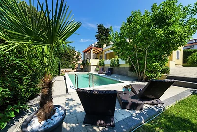 Eine charmante Villa mit privatem Pool in...