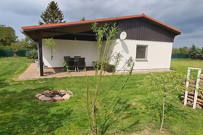 Bungalow in Priepert mit Schwimmbecken